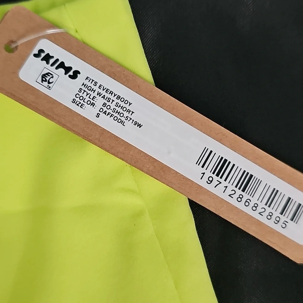 💛 SKIMS NWT High Waist Short color Daffodil 💛 💰One Day Sale💰 - Picture 6 of 10